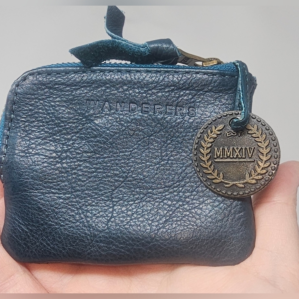 Wanderers Travel Co Pebbled Leather Azzurra The Bronte Bucket Crossbody Bag $189 - Picture 11 of 17